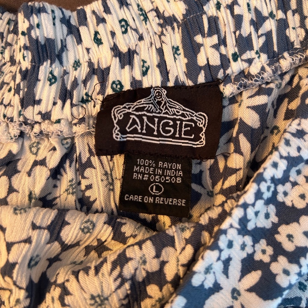 Angie Blue and White Floral Skirt - Picture 2 of 2